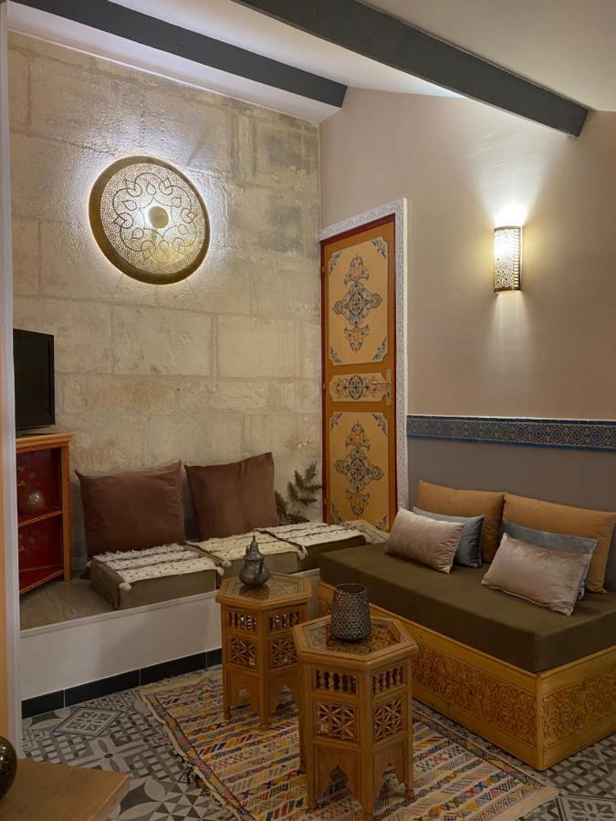 Ryad Celianna Arles Exterior foto